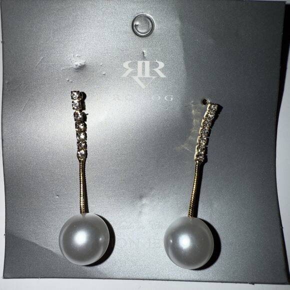 NWT Elegant Faux Pearl Drop Earrings .925 Ear Needle Copper 1.69 In - Picture 1 of 2
